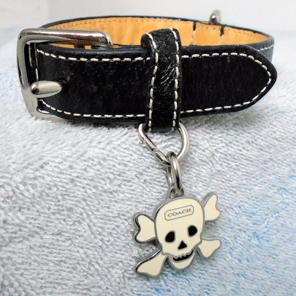 NEW COACH BLACK PEBBLE LEATHER WHITE SKULL CHARM DOG PET COLLAR SIZE XS 60340